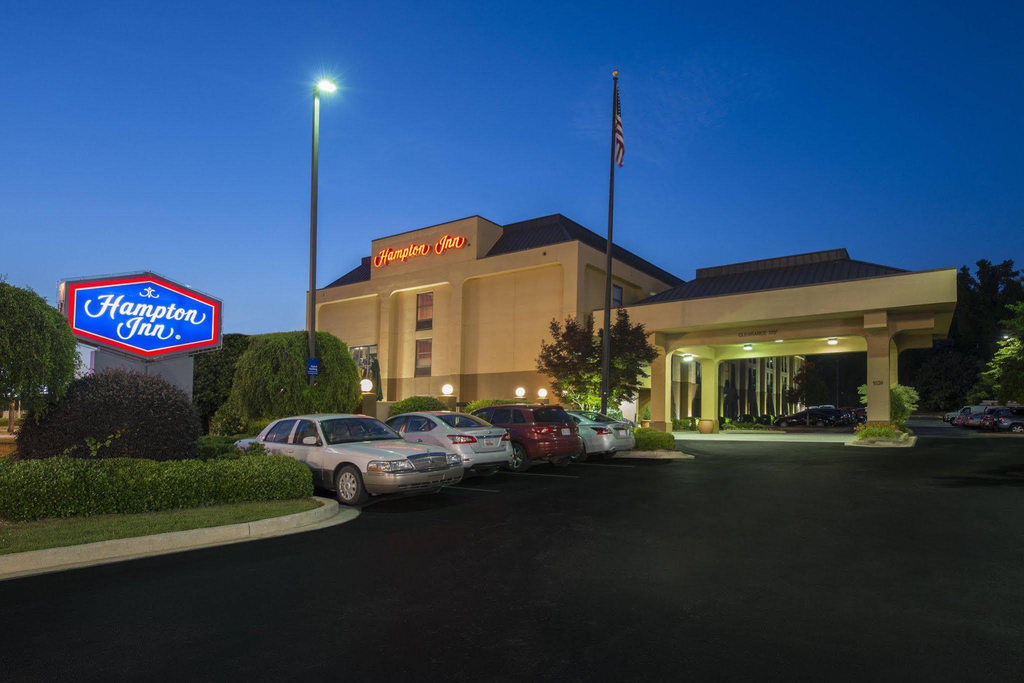 Hampton Inn Гринвуд Экстерьер фото